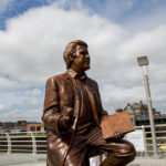 terry-wogan-statue-008